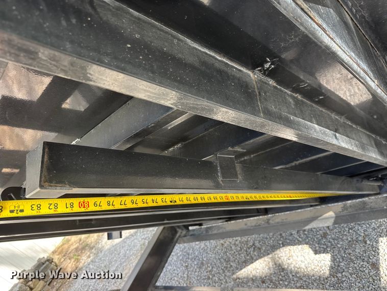 image for item ET1936 2020 Lamar DL831627 dump trailer