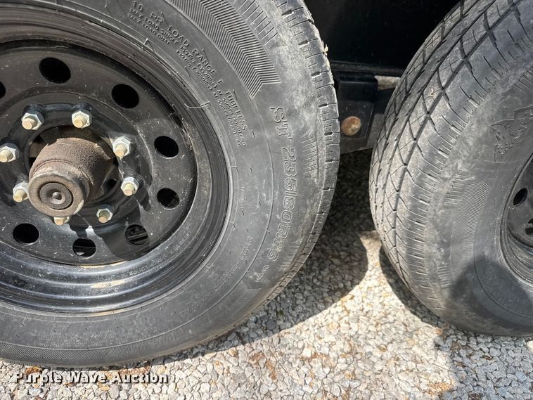 image for item ET1936 2020 Lamar DL831627 dump trailer