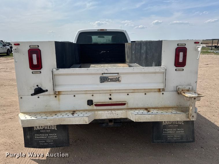 image for item ET1963 2013 Ford F450 Super Duty XLT utility / service truck