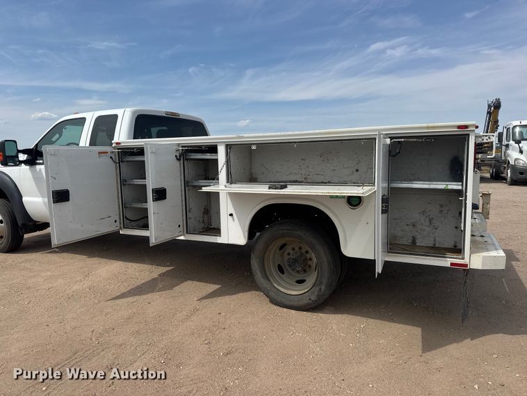 image for item ET1963 2013 Ford F450 Super Duty XLT utility / service truck