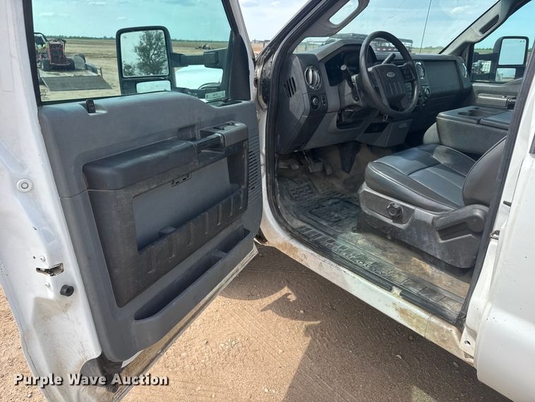 image for item ET1963 2013 Ford F450 Super Duty XLT utility / service truck