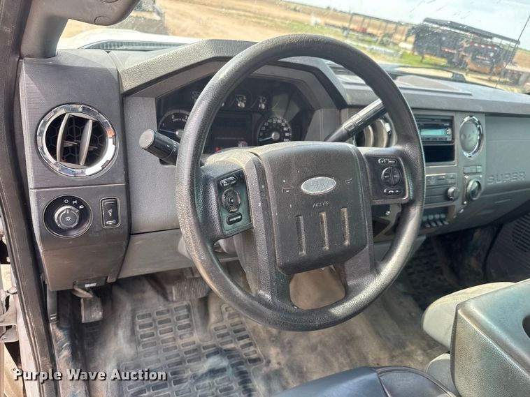 image for item ET1963 2013 Ford F450 Super Duty XLT utility / service truck