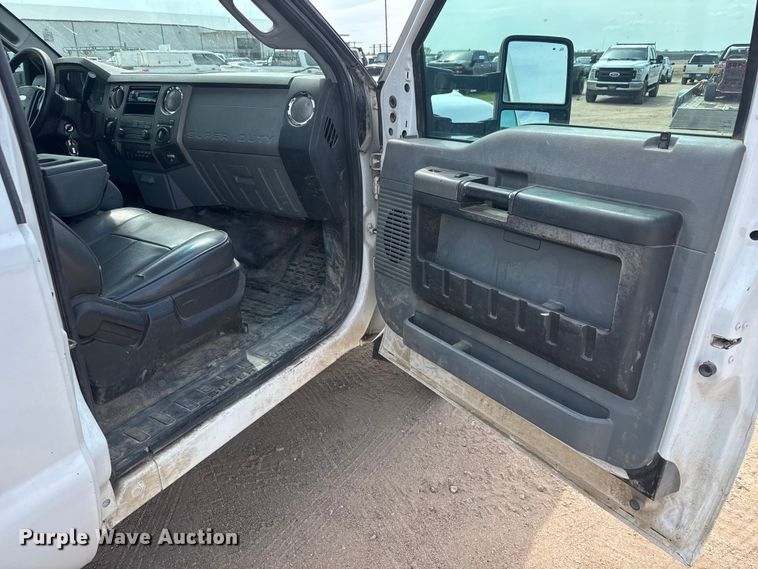 image for item ET1963 2013 Ford F450 Super Duty XLT utility / service truck