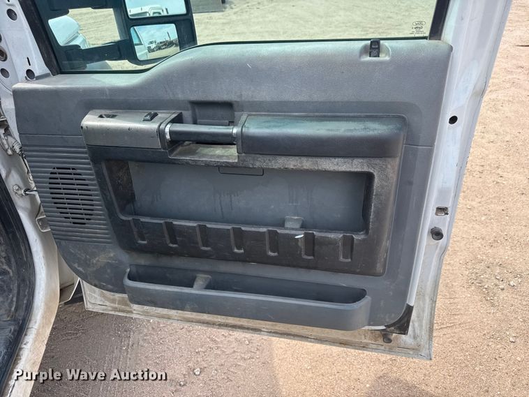 image for item ET1963 2013 Ford F450 Super Duty XLT utility / service truck