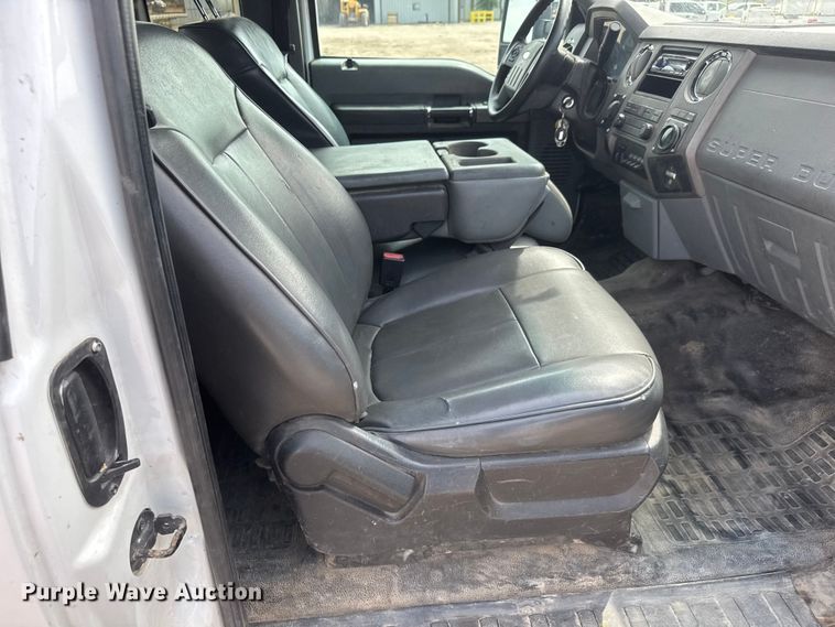 image for item ET1963 2013 Ford F450 Super Duty XLT utility / service truck