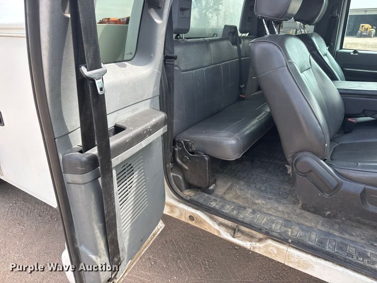 image for item ET1963 2013 Ford F450 Super Duty XLT utility / service truck