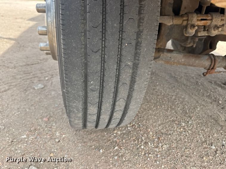 image for item ET1963 2013 Ford F450 Super Duty XLT utility / service truck