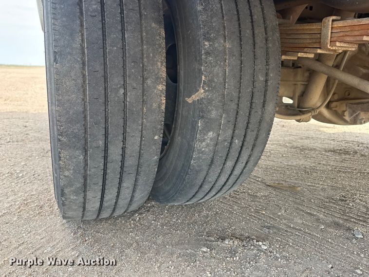 image for item ET1963 2013 Ford F450 Super Duty XLT utility / service truck