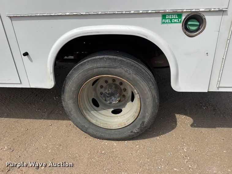 image for item ET1963 2013 Ford F450 Super Duty XLT utility / service truck