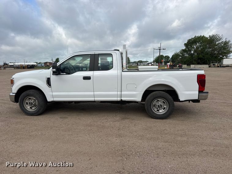 image for item ET1964 2020 Ford F250 Super Duty Ext. Cab pickup truck