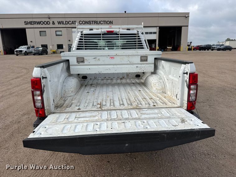 image for item ET1964 2020 Ford F250 Super Duty Ext. Cab pickup truck