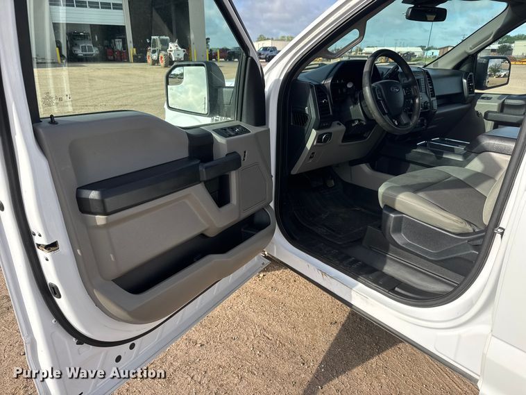 image for item ET1965 2020 Ford F150 Crew Cab pickup truck