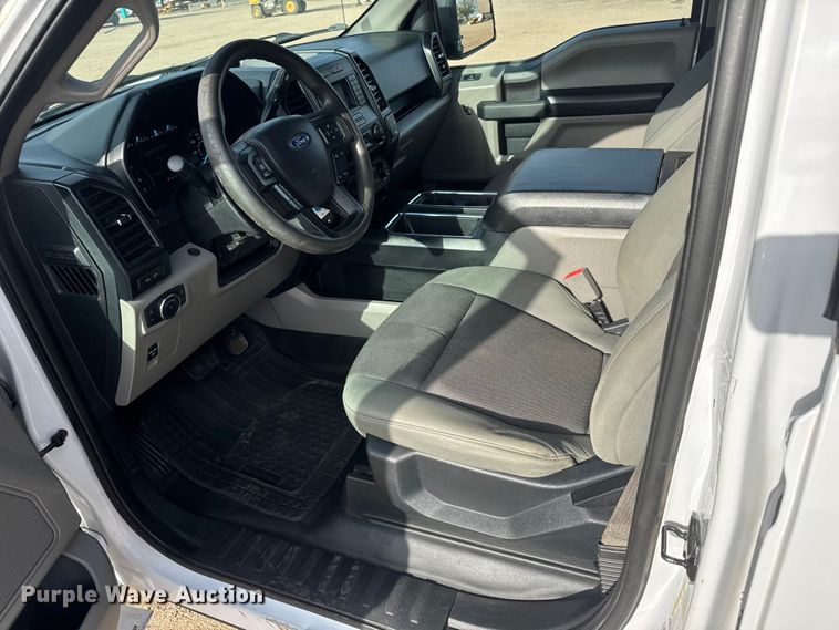 image for item ET1965 2020 Ford F150 Crew Cab pickup truck