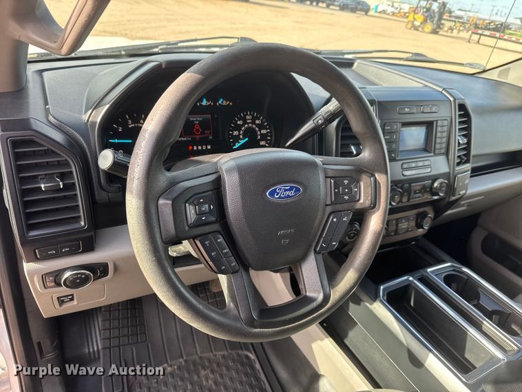 image for item ET1965 2020 Ford F150 Crew Cab pickup truck