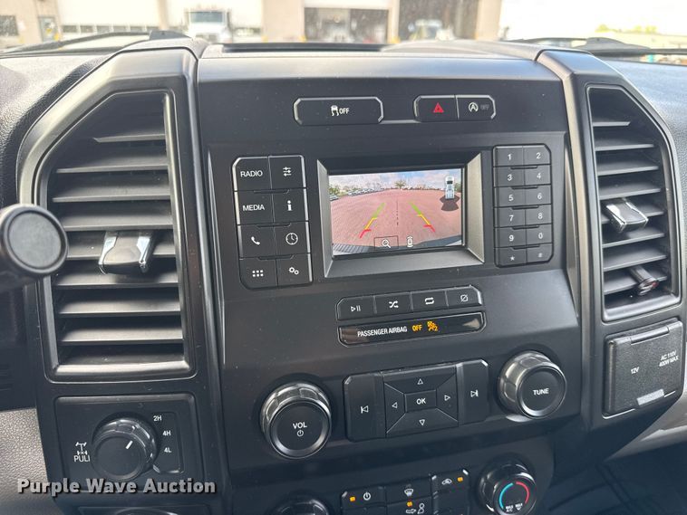 image for item ET1965 2020 Ford F150 Crew Cab pickup truck