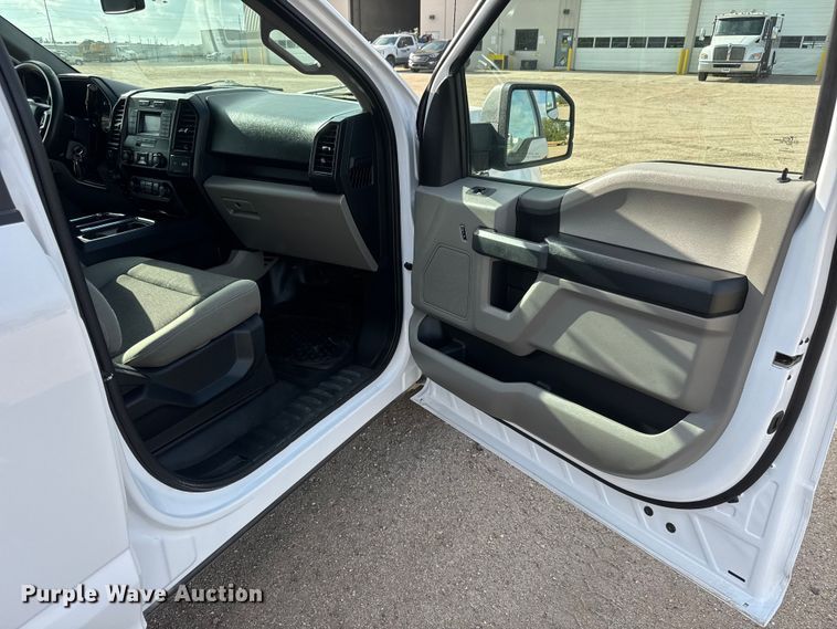 image for item ET1965 2020 Ford F150 Crew Cab pickup truck