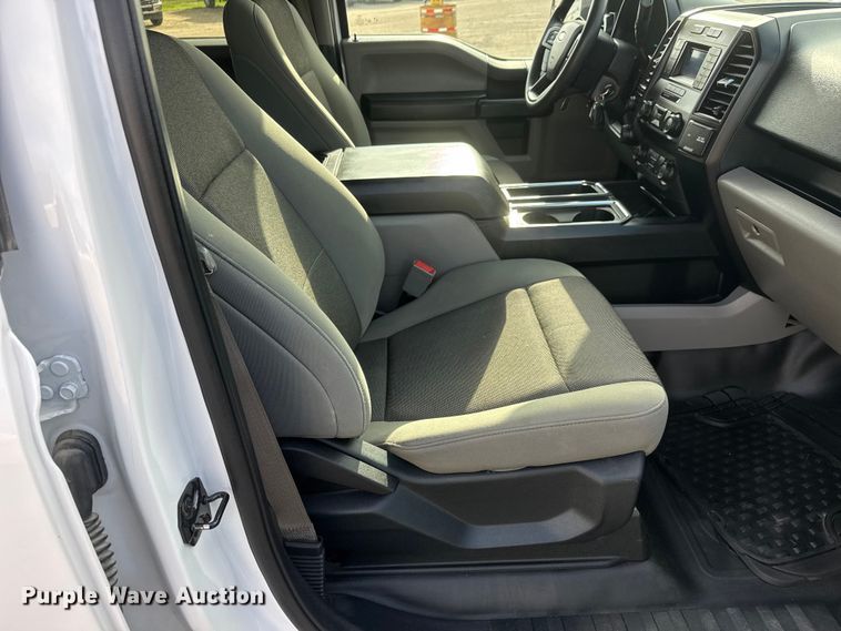 image for item ET1965 2020 Ford F150 Crew Cab pickup truck