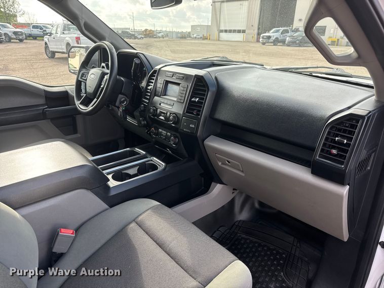 image for item ET1965 2020 Ford F150 Crew Cab pickup truck