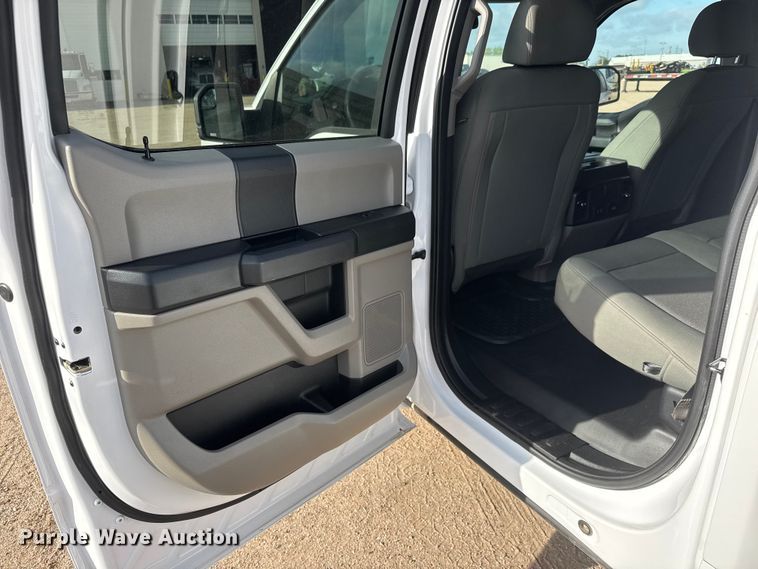 image for item ET1965 2020 Ford F150 Crew Cab pickup truck