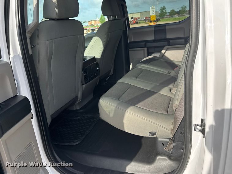 image for item ET1965 2020 Ford F150 Crew Cab pickup truck