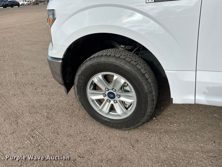 image for item ET1965 2020 Ford F150 Crew Cab pickup truck