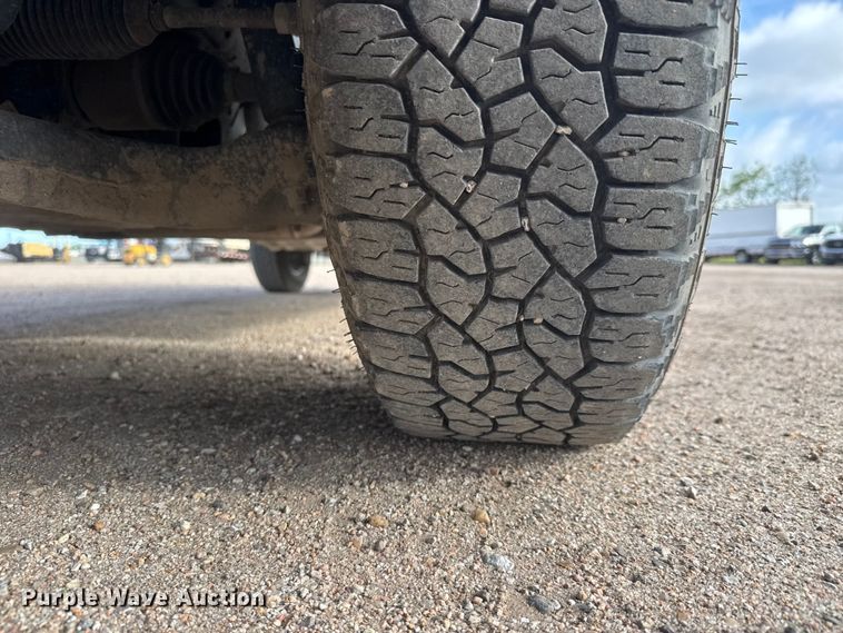 image for item ET1965 2020 Ford F150 Crew Cab pickup truck