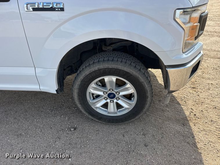 image for item ET1965 2020 Ford F150 Crew Cab pickup truck