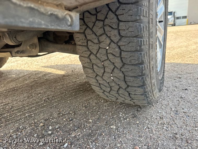 image for item ET1965 2020 Ford F150 Crew Cab pickup truck