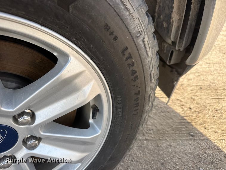 image for item ET1965 2020 Ford F150 Crew Cab pickup truck