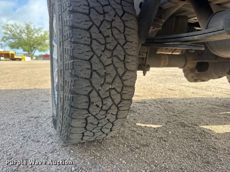 image for item ET1965 2020 Ford F150 Crew Cab pickup truck