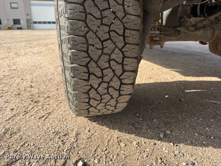 image for item ET1965 2020 Ford F150 Crew Cab pickup truck