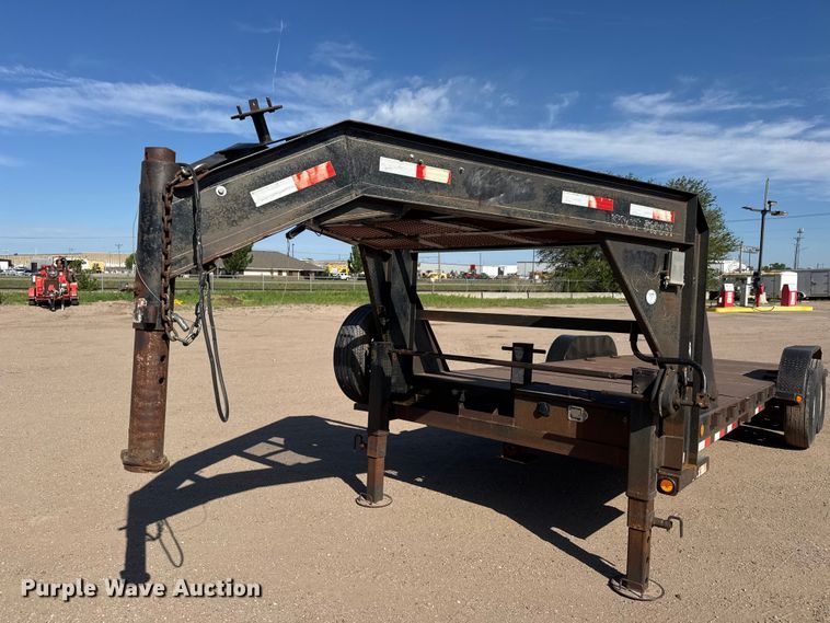 image for item ET1969 2007 Load Trail tilt deck equipment trailer