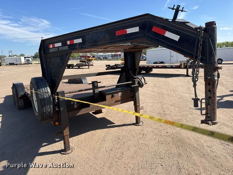 image for item ET1969 2007 Load Trail tilt deck equipment trailer