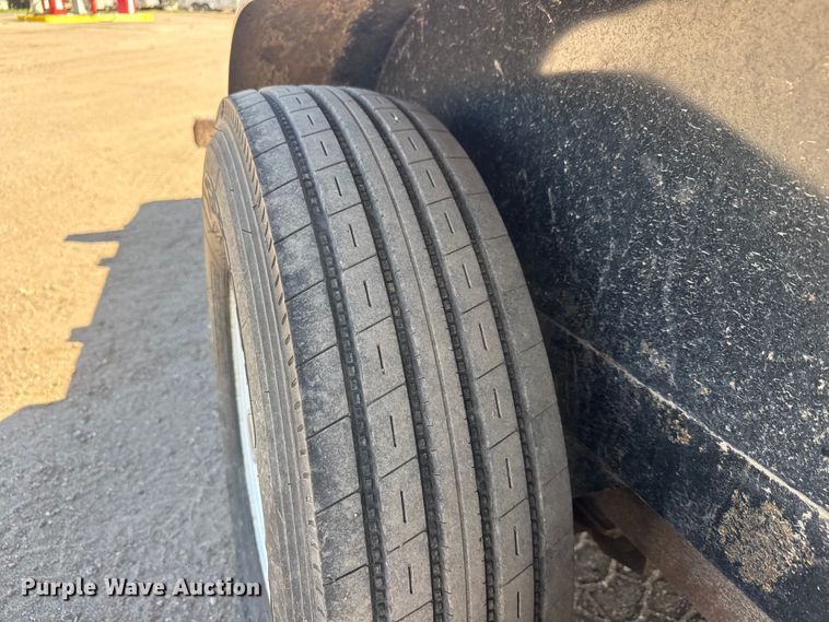 image for item ET1969 2007 Load Trail tilt deck equipment trailer