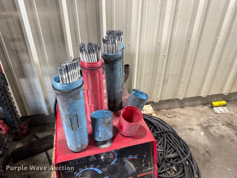 image for item ET1994 Lincoln Electric Ranger 8 welder/generator