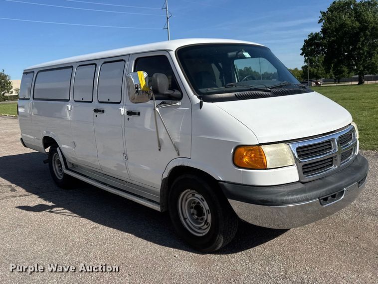 image for item ET1996 1998 Dodge Ram Wagon 3500 van