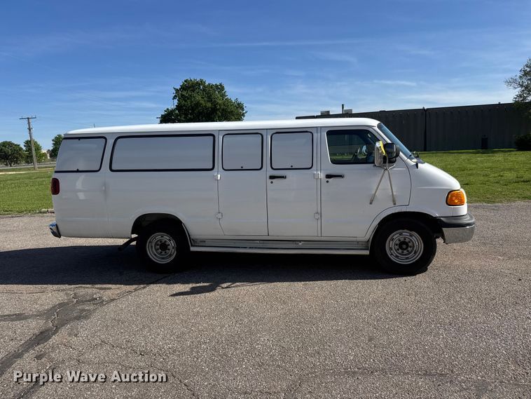 image for item ET1996 1998 Dodge Ram Wagon 3500 van