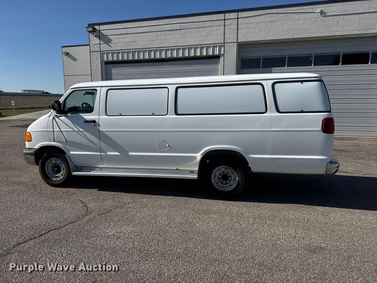 image for item ET1996 1998 Dodge Ram Wagon 3500 van
