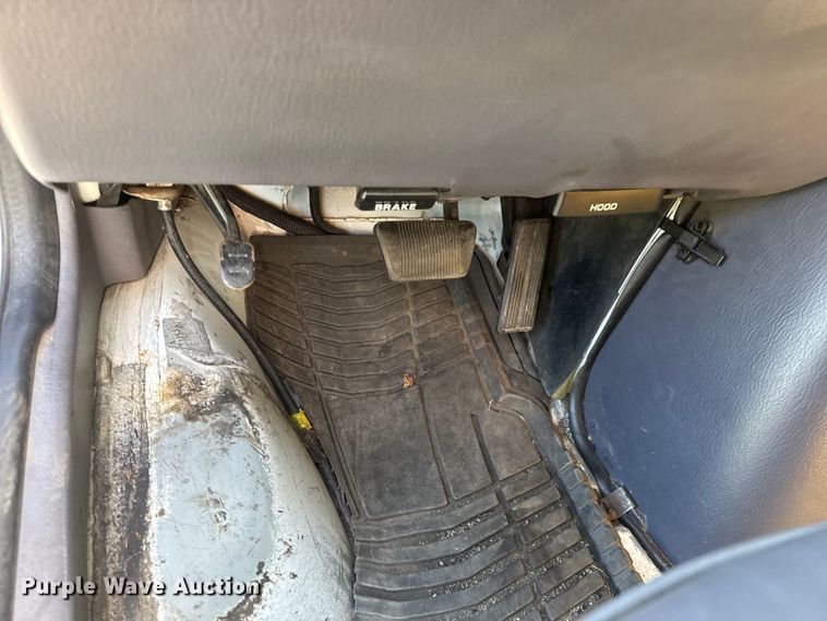 image for item ET1996 1998 Dodge Ram Wagon 3500 van