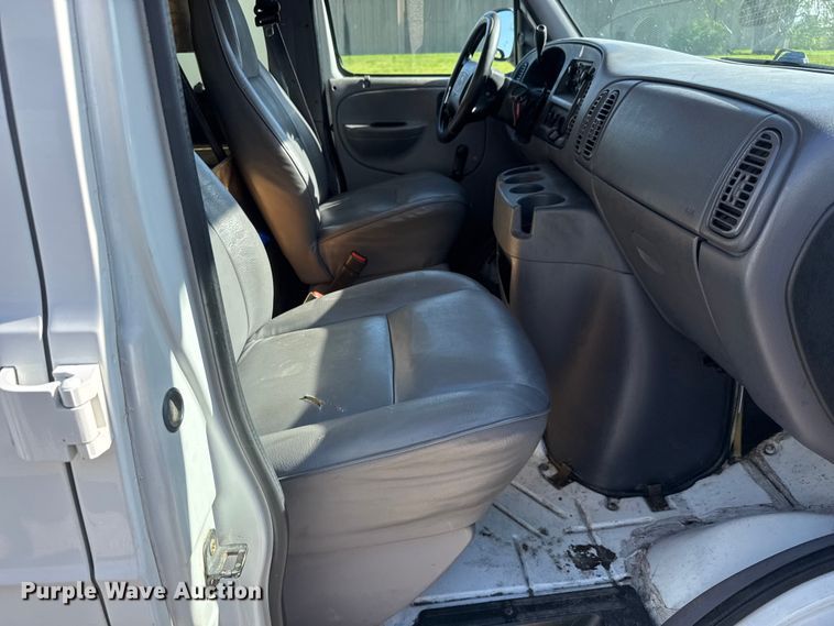 image for item ET1996 1998 Dodge Ram Wagon 3500 van