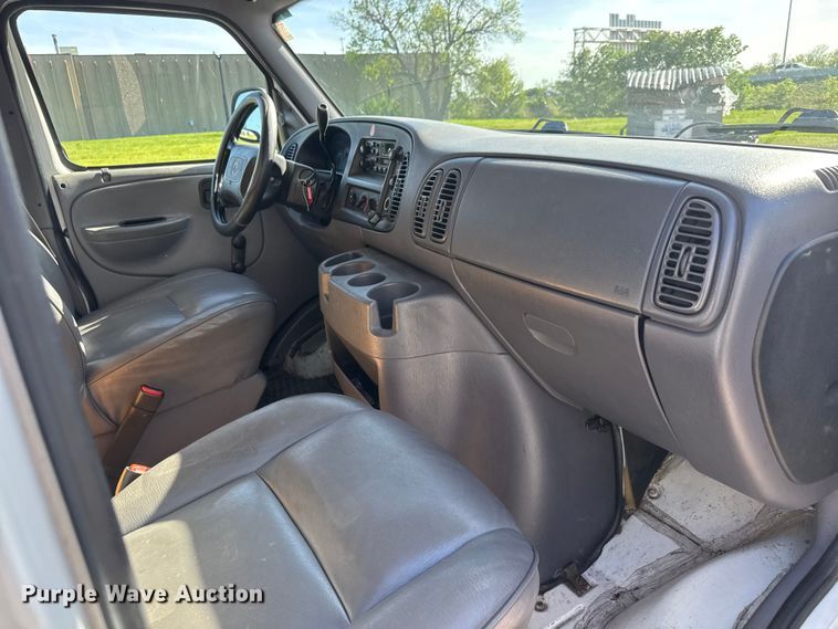 image for item ET1996 1998 Dodge Ram Wagon 3500 van