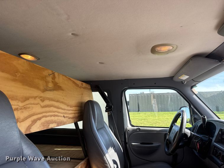 image for item ET1996 1998 Dodge Ram Wagon 3500 van