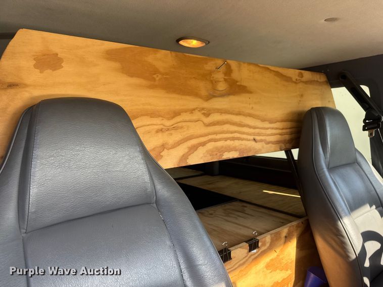 image for item ET1996 1998 Dodge Ram Wagon 3500 van
