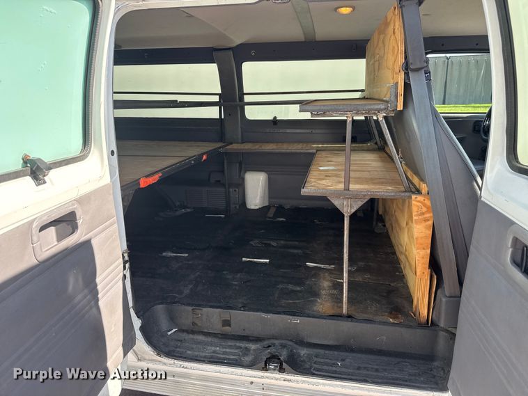 image for item ET1996 1998 Dodge Ram Wagon 3500 van