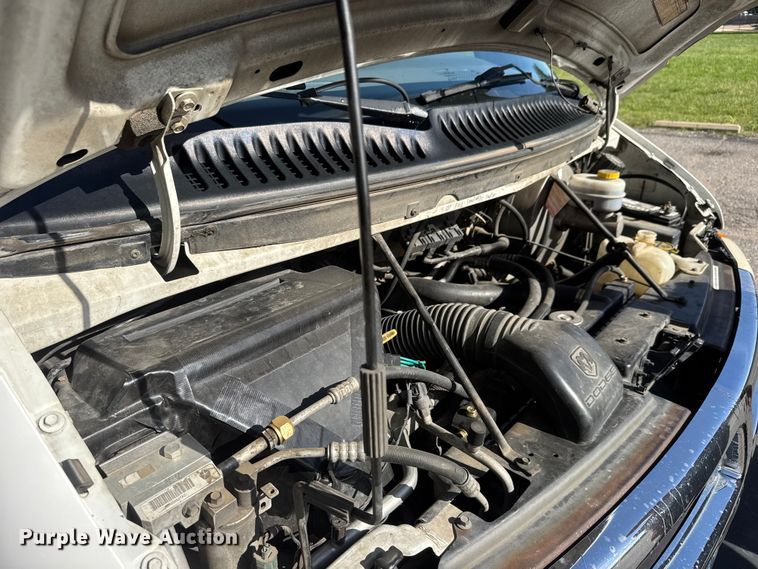 image for item ET1996 1998 Dodge Ram Wagon 3500 van