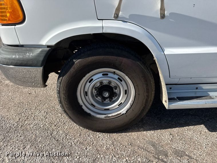 image for item ET1996 1998 Dodge Ram Wagon 3500 van