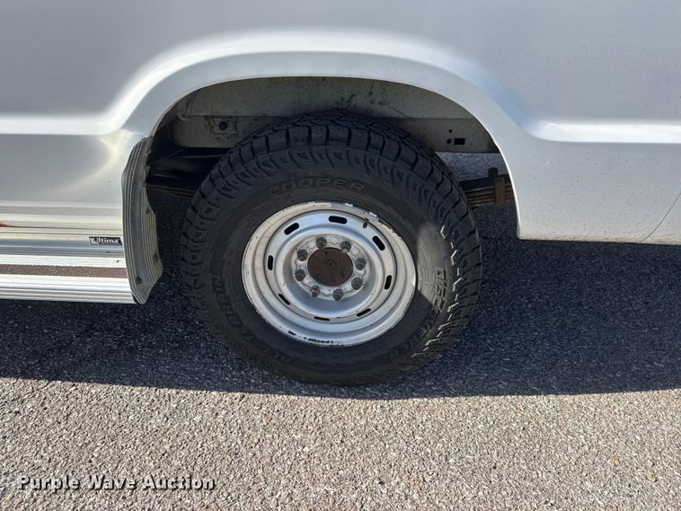 image for item ET1996 1998 Dodge Ram Wagon 3500 van
