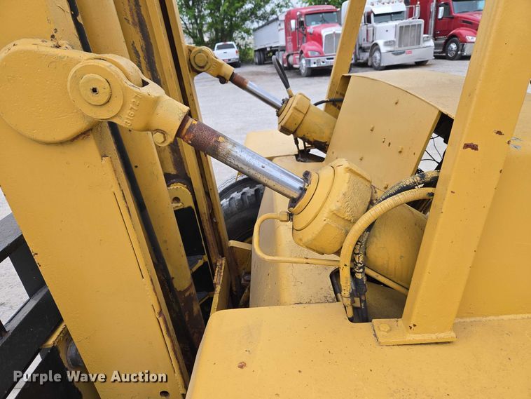 image for item ET5052 Clark 392439 forklift