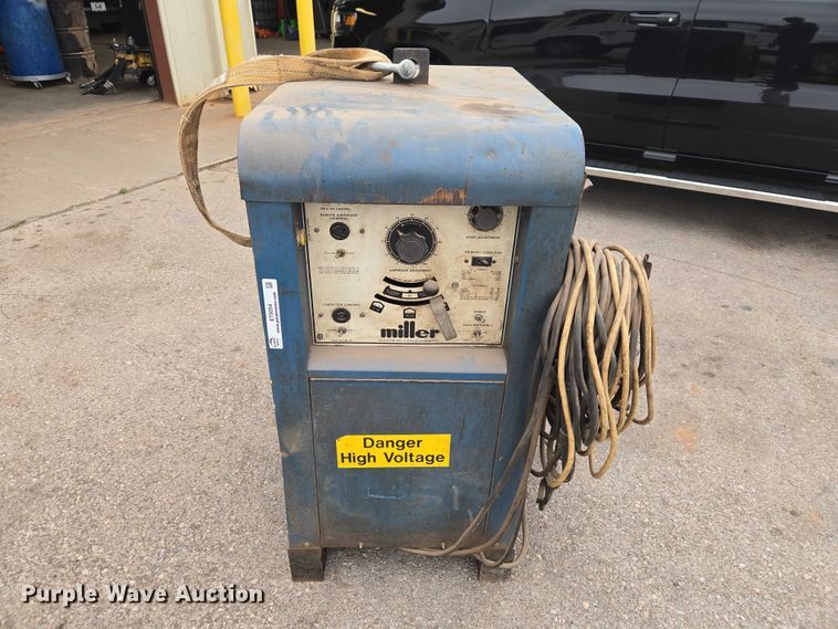 image for item ET5054 Miller 330A/BP welder