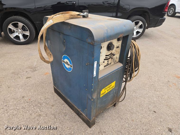 image for item ET5054 Miller 330A/BP welder